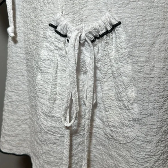 ALI MILES Asymmetrical Tunic Blouse w/ Contrasting Detail WHITE-BLACK / MEDIUM - Picture 6 of 13